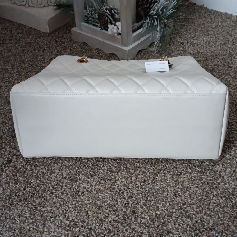 NWT Kate Spade Cream Quilted Shoulder Bag/ w Purse Charm - Picture 13 of 15